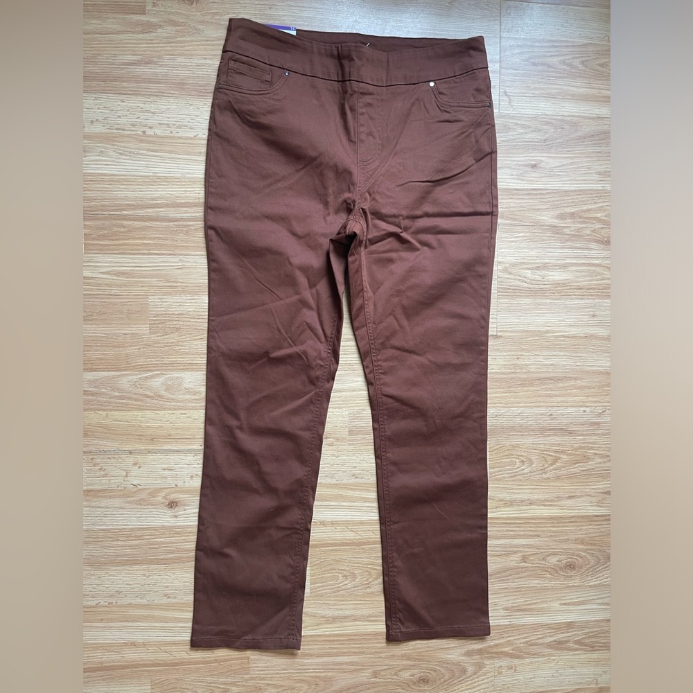 NWT!! Rich, chocolate brown casual pant in size 14. Brand: UP.